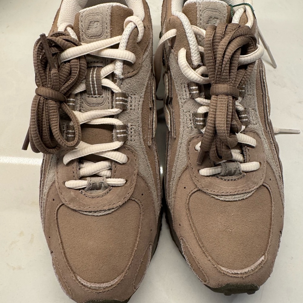 New Balance 204L Athletic Shoes in Brown and Cream